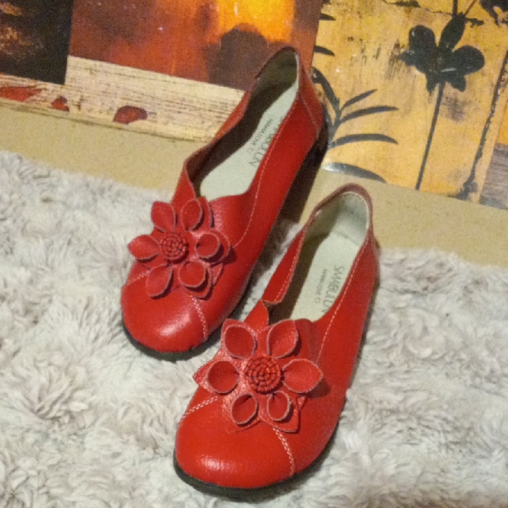 Red Floral Women's Flats